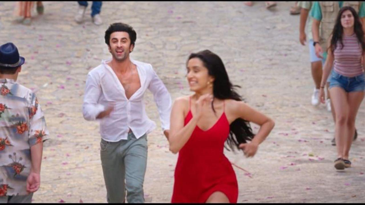 Adding a generous touch of beauty to this are Ranbir & Shraddha’s stunning looks and their 16 costume changes. 